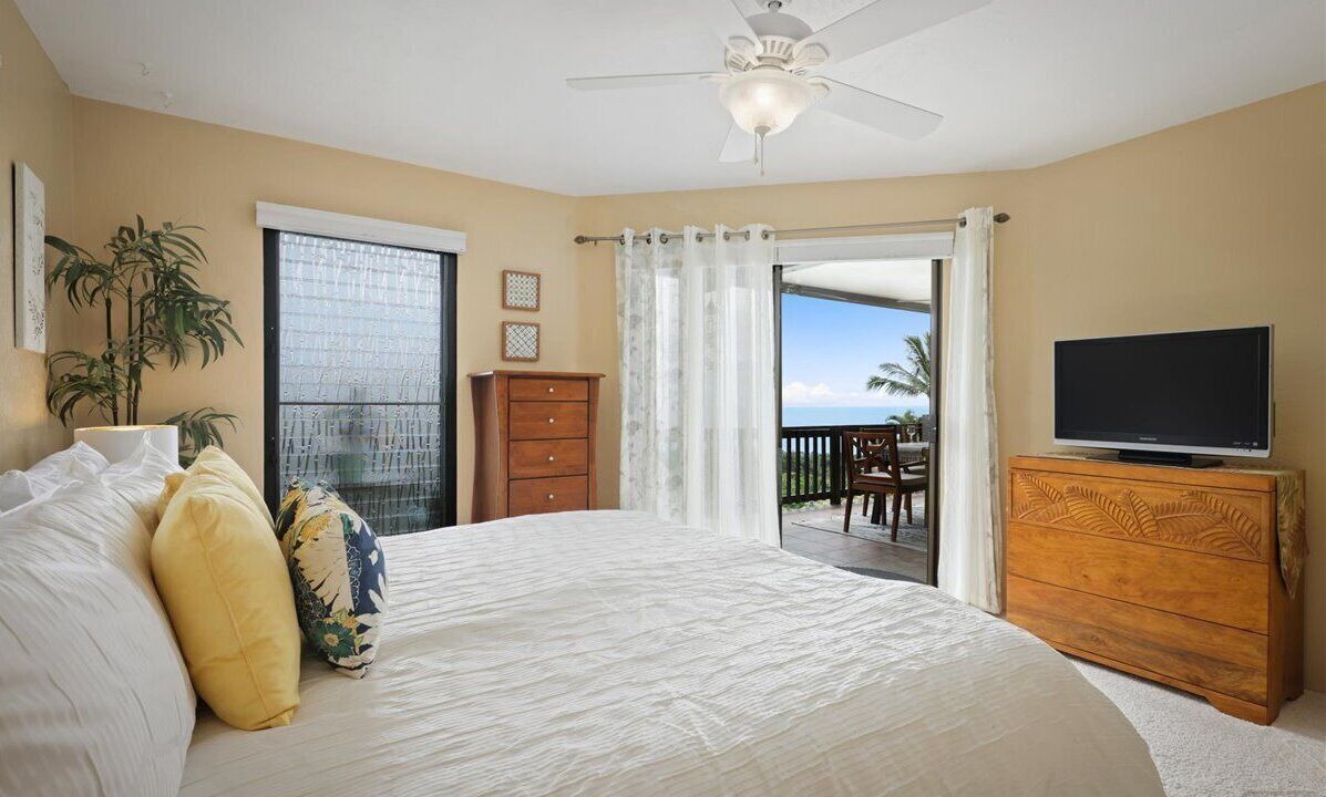 Photo of Bedroom in Kahaluu-Keauhou