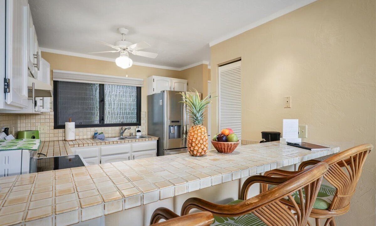 Photo of Kitchen in Kahaluu-Keauhou
