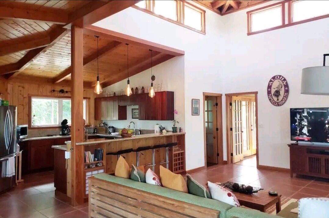 Photo of Livingroom in Ainaloa