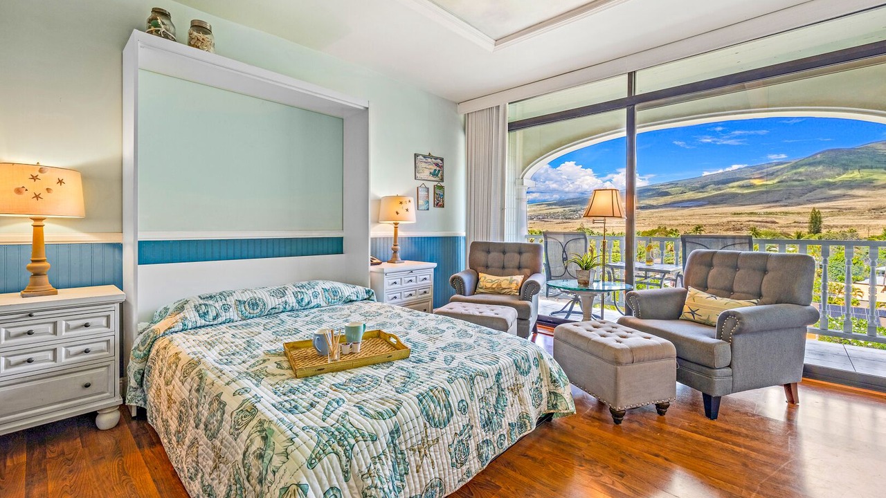 Photo of Bedroom in Historic Lahaina Front Street