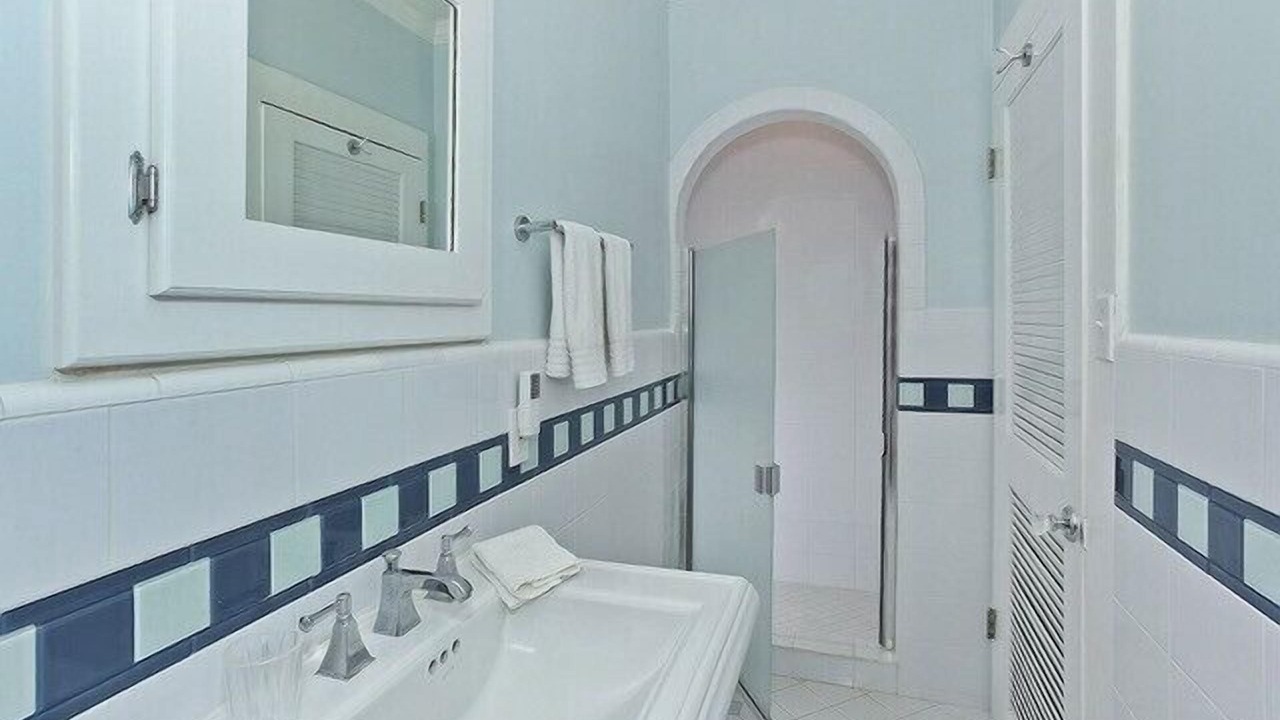 Photo of Bathroom in Coconut Grove