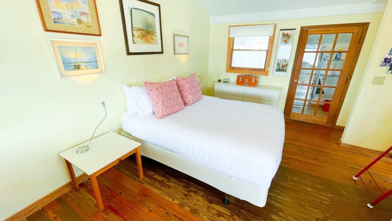Photo of Bedroom in Peletier
