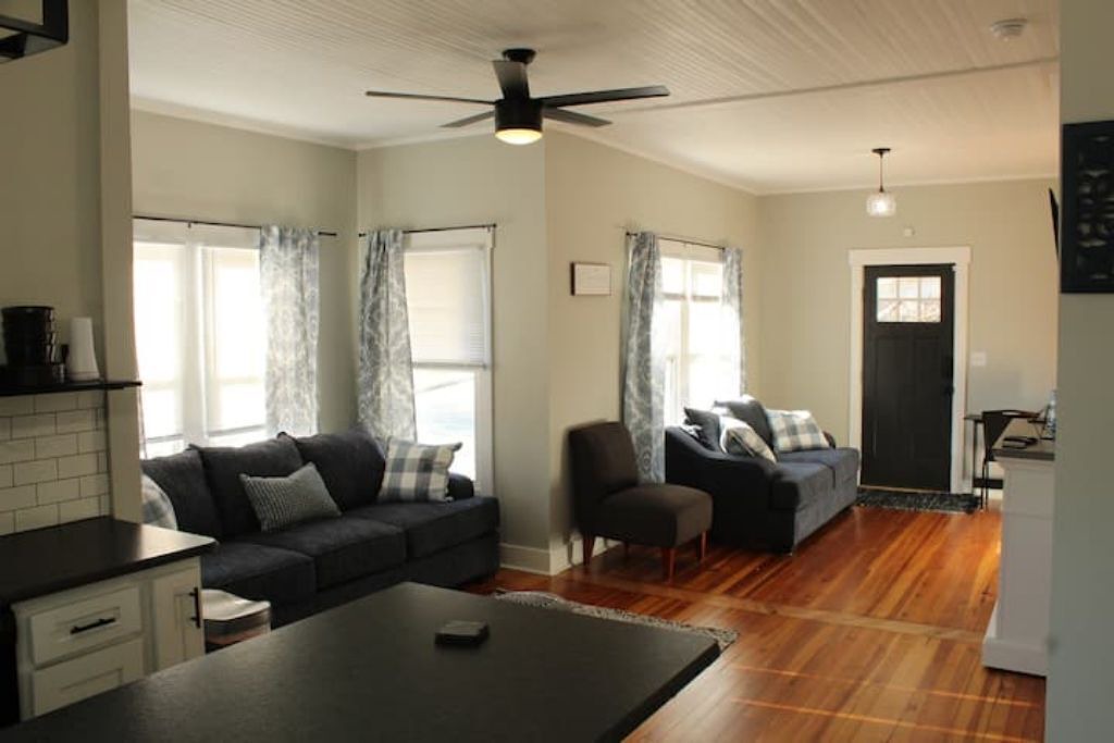 Photo of Livingroom in Mount Airy
