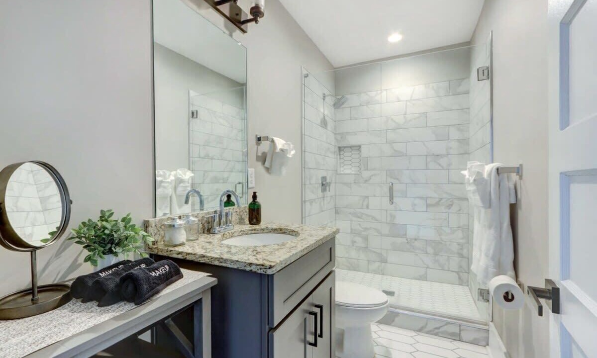 Photo of Bathroom in Old West Broad Neighborhood