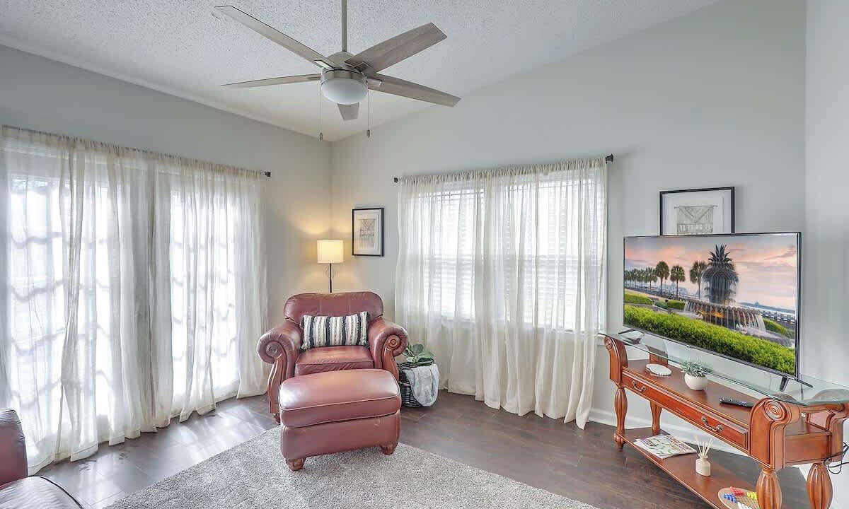 Photo of Livingroom in Goose Creek