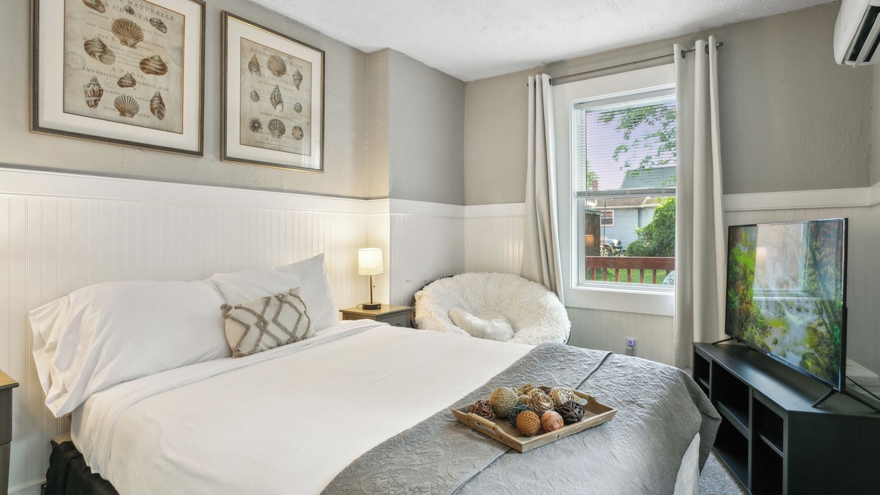 Photo of Bedroom in Buckroe Beach