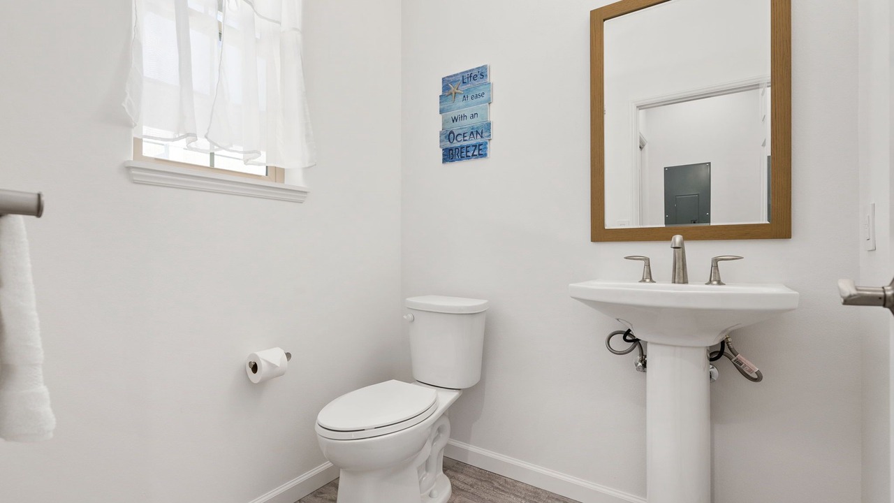 Photo of Bathroom in Makaha Valley