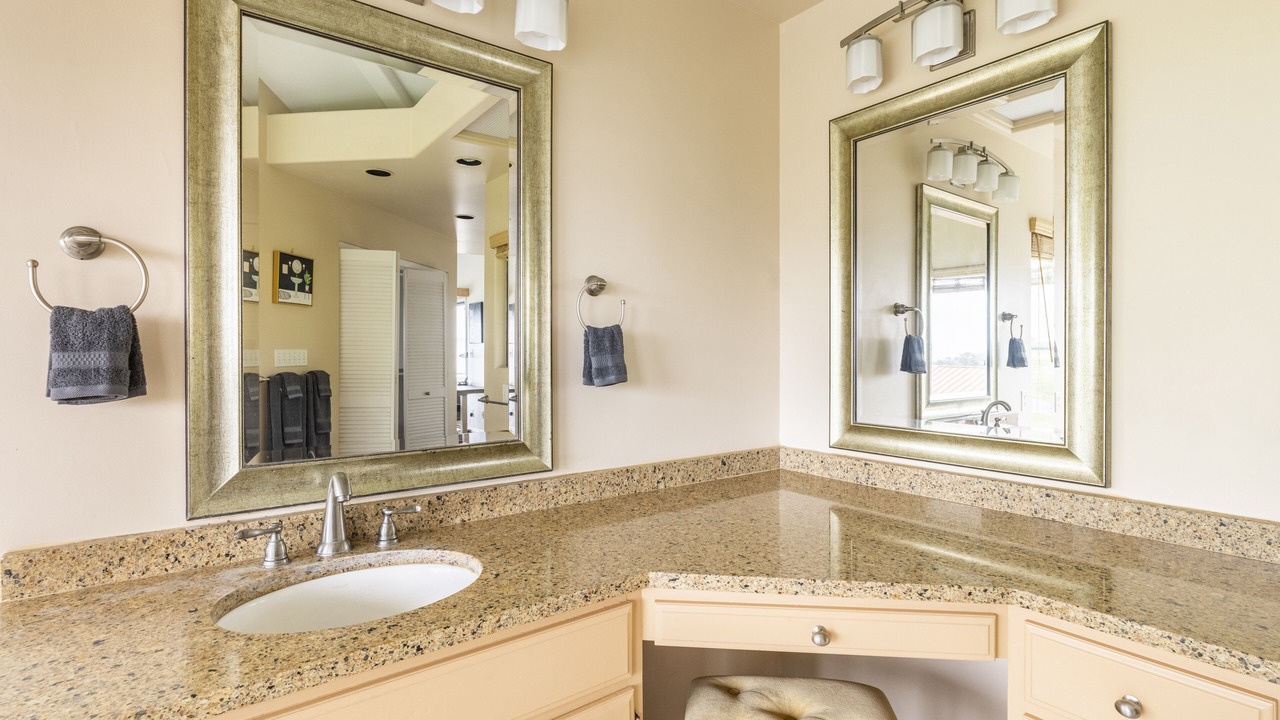 Photo of Bathroom in Holualoa