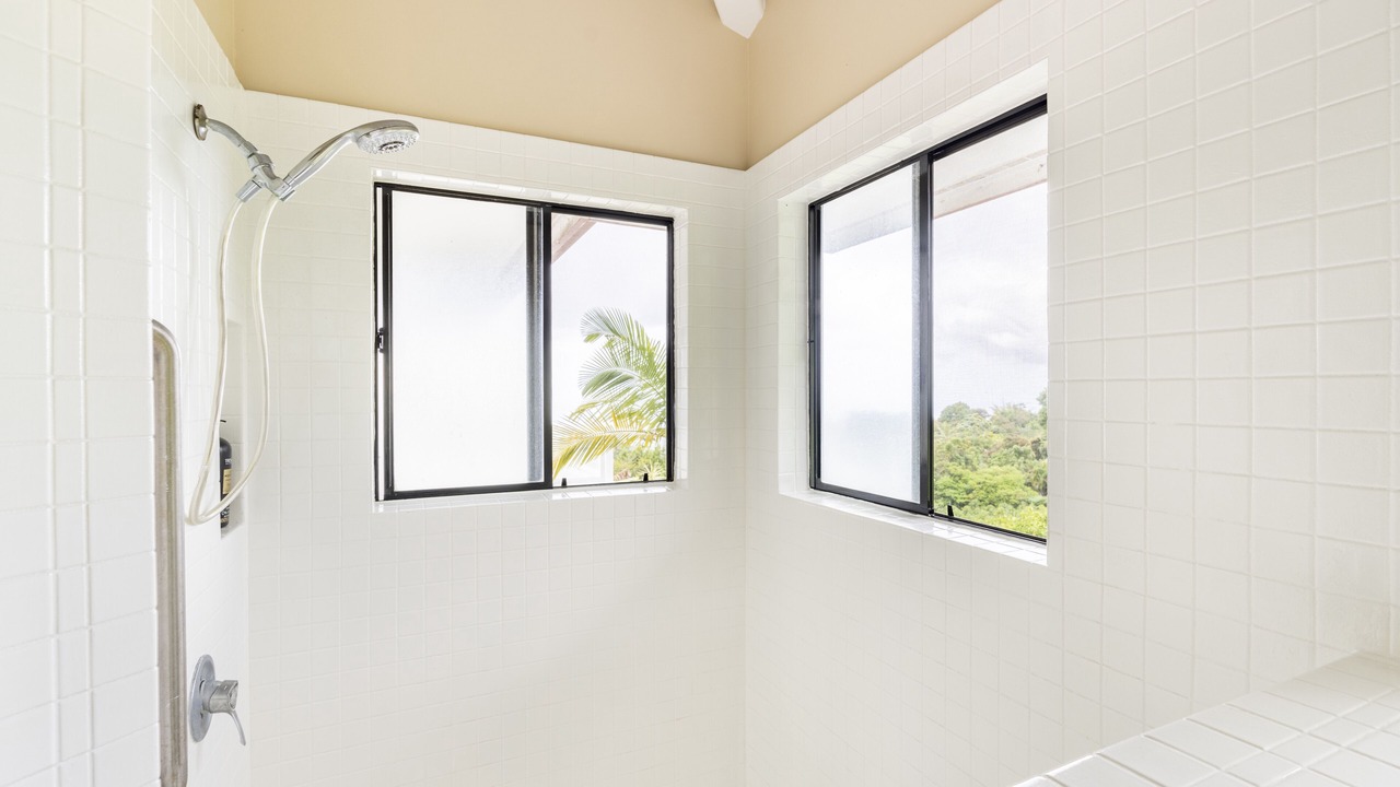 Photo of Bathroom in Holualoa