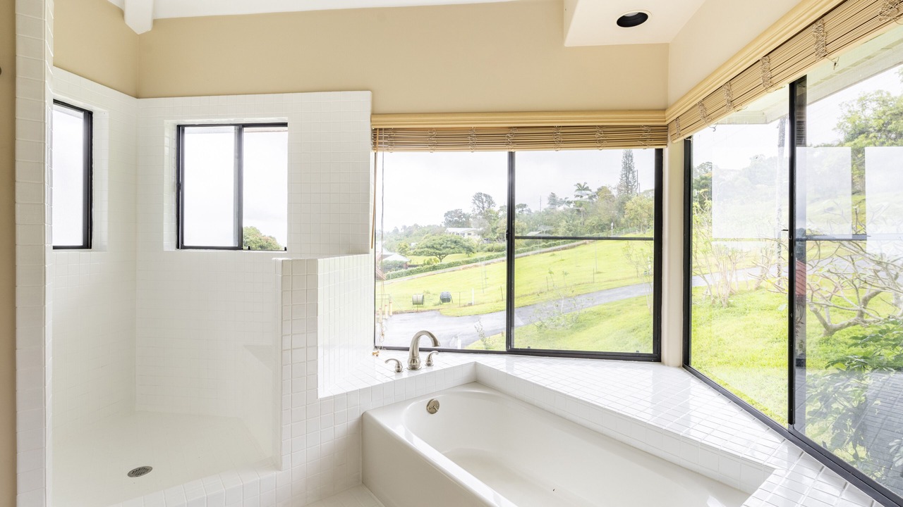 Photo of Bathroom in Holualoa