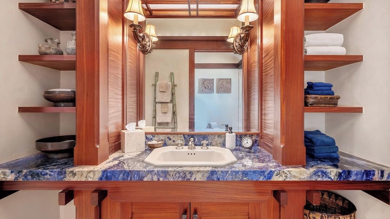 Photo of Bathroom in Kilauea