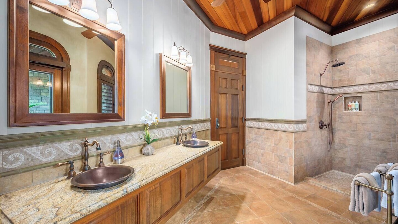 Photo of Bathroom in Kalihiwai