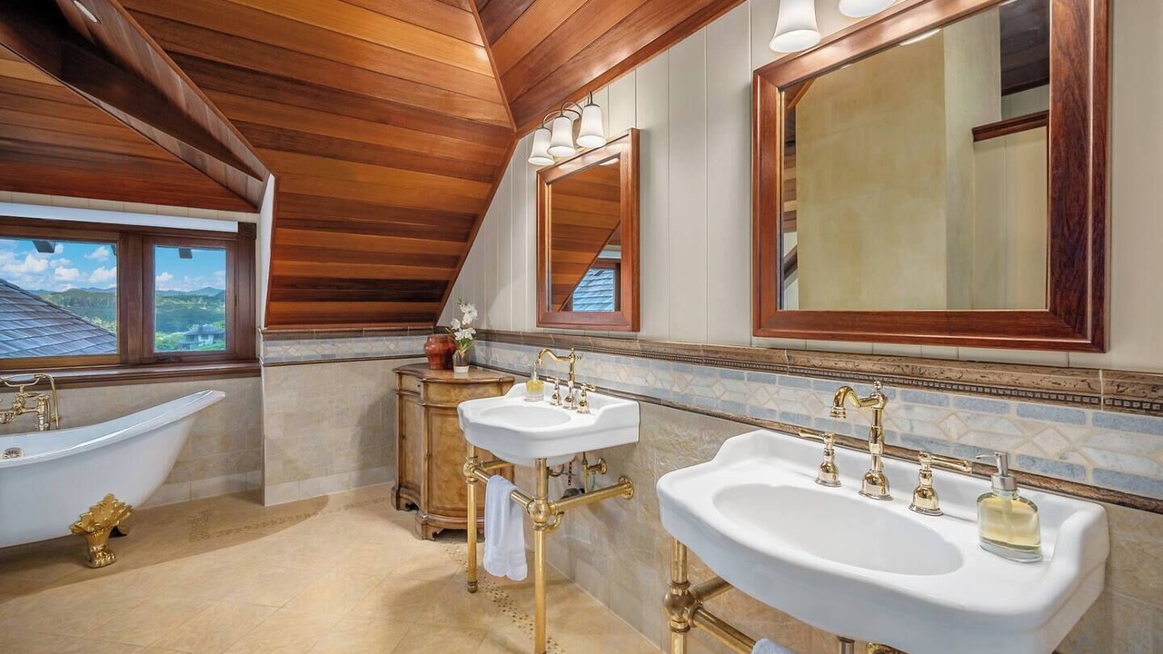 Photo of Bathroom in Kalihiwai
