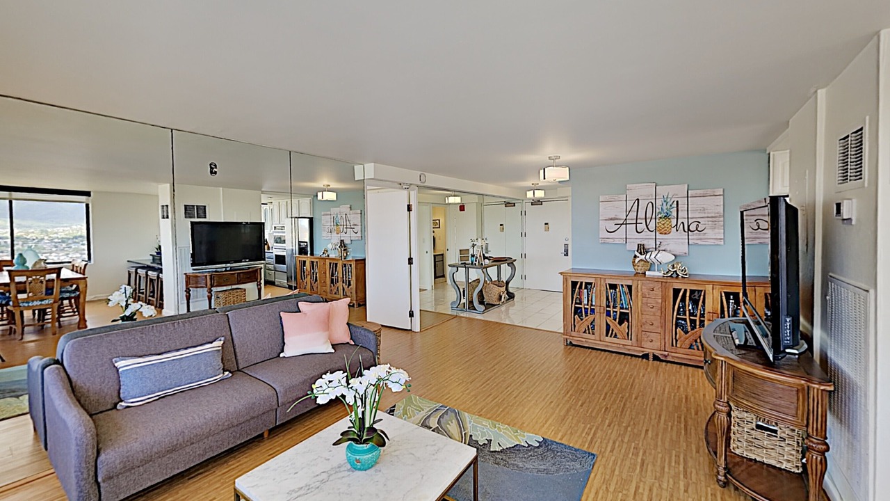 Photo of Livingroom in McCully - Moiliili
