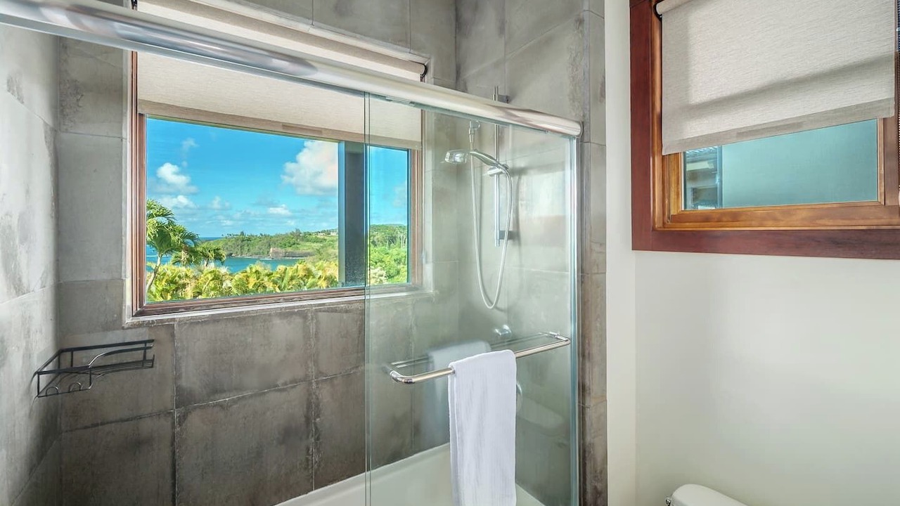 Photo of Bathroom in Kalihiwai