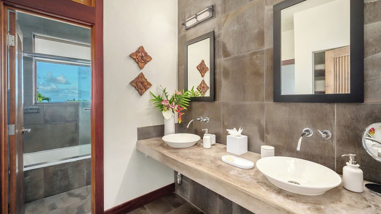 Photo of Bathroom in Kalihiwai