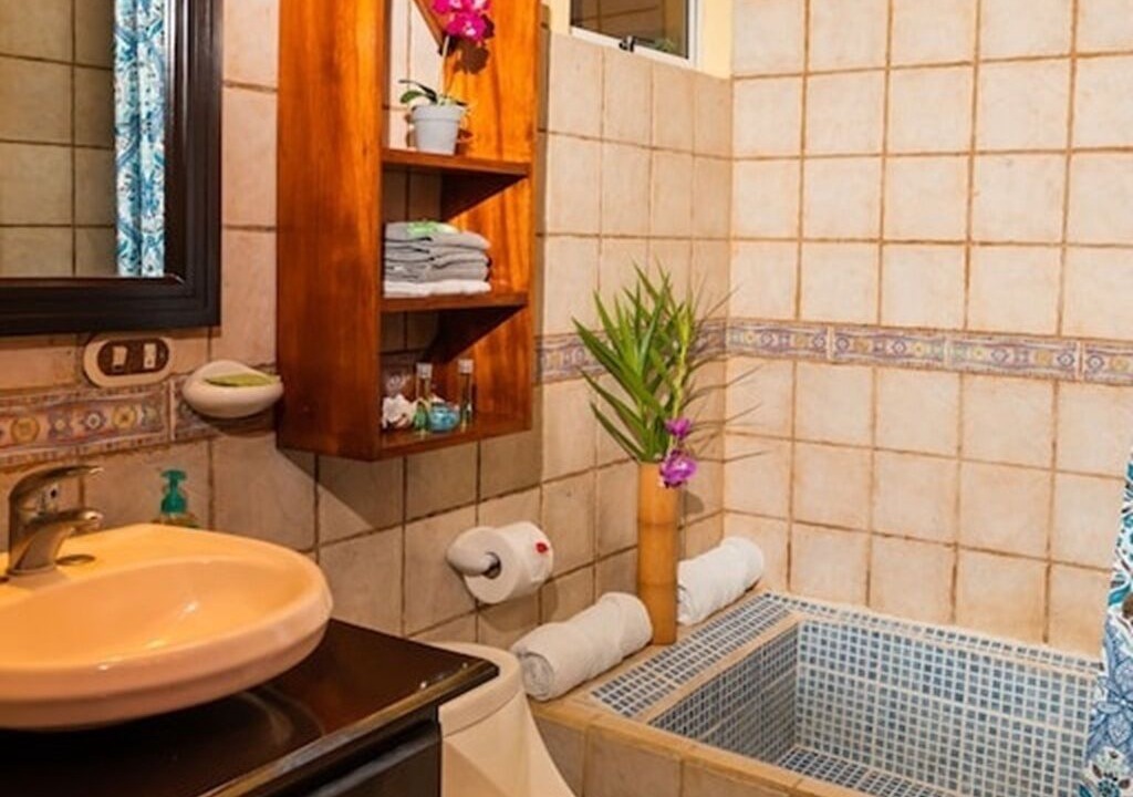 Photo of Bathroom in Kahana
