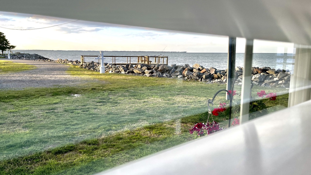 Photo of Bedroom in Deltaville
