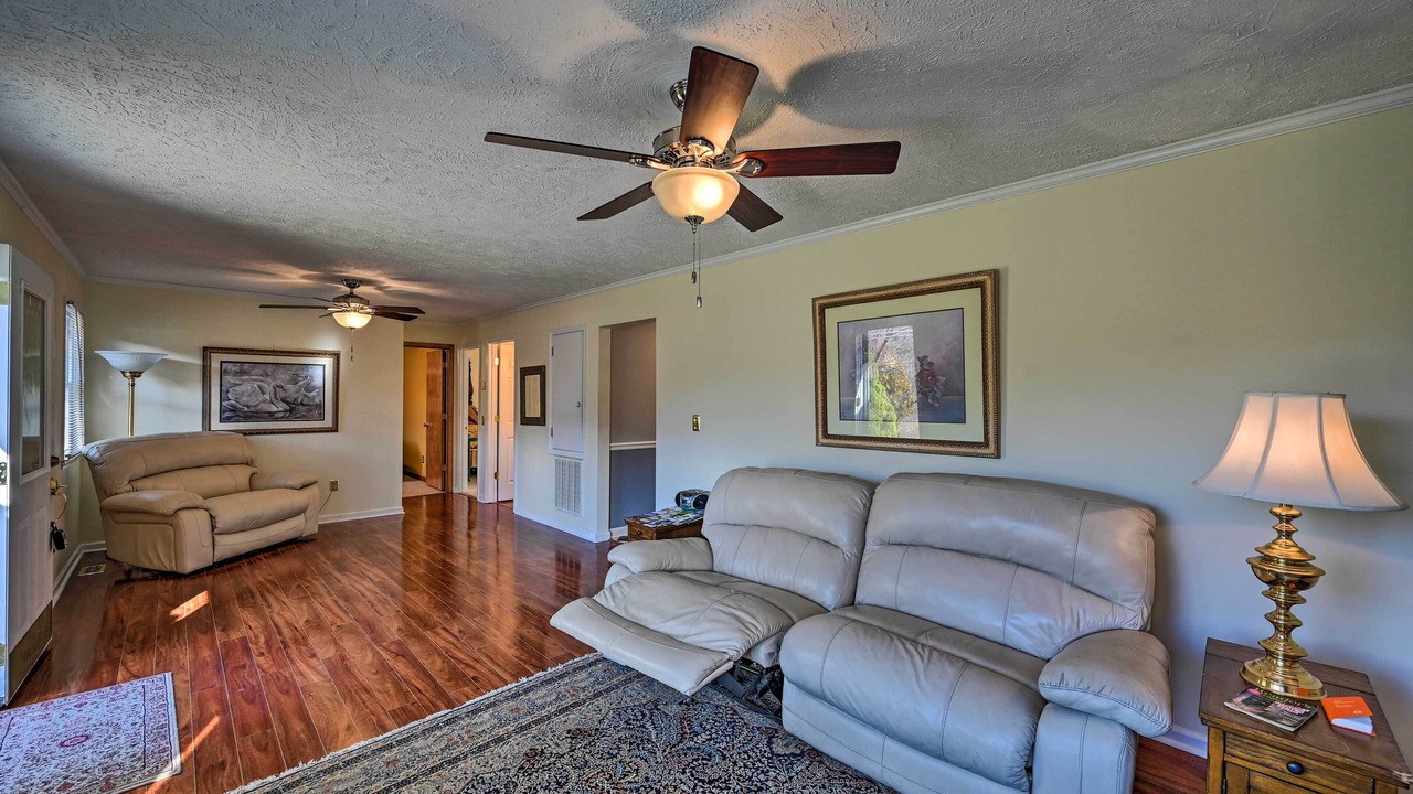 Photo of Livingroom in Piper Gap