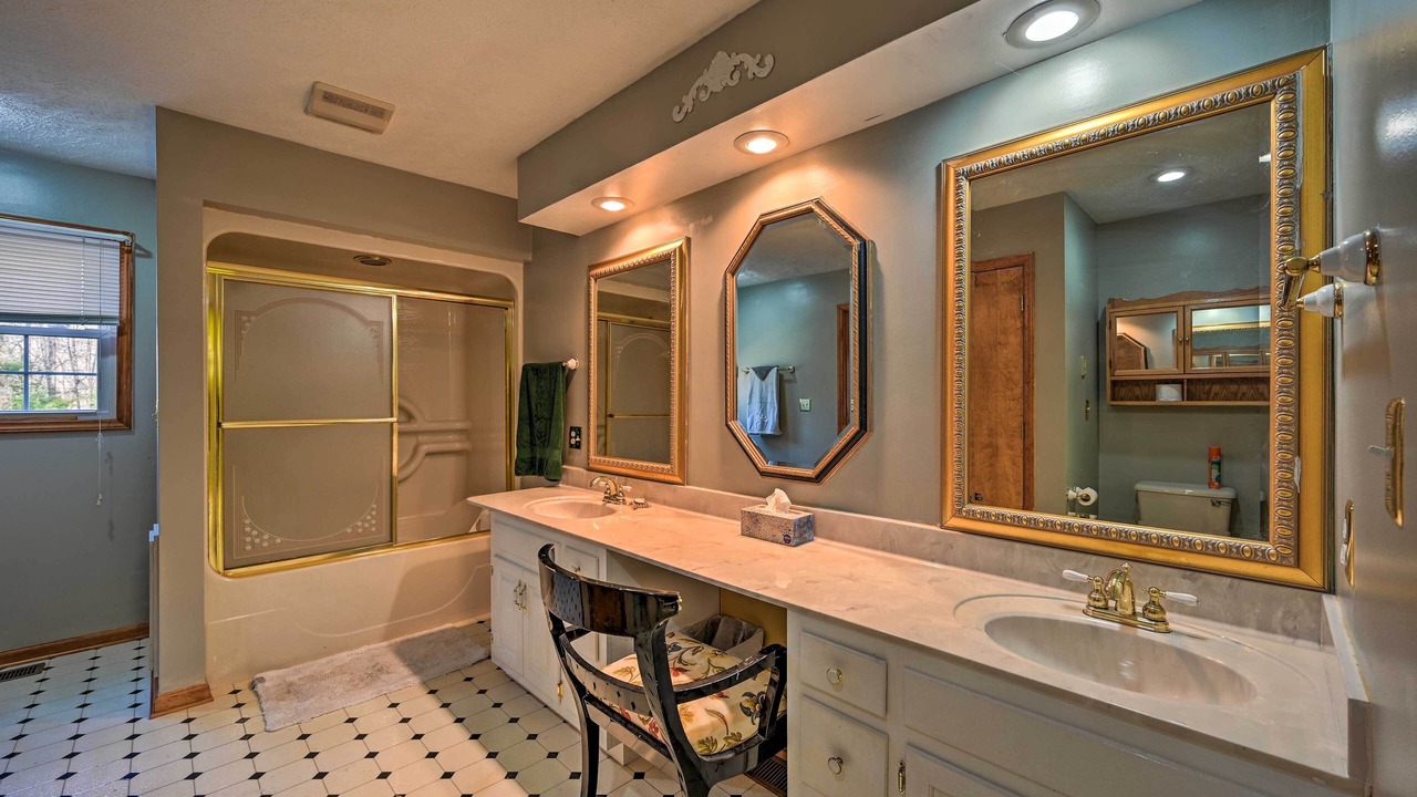 Photo of Bathroom in Piper Gap
