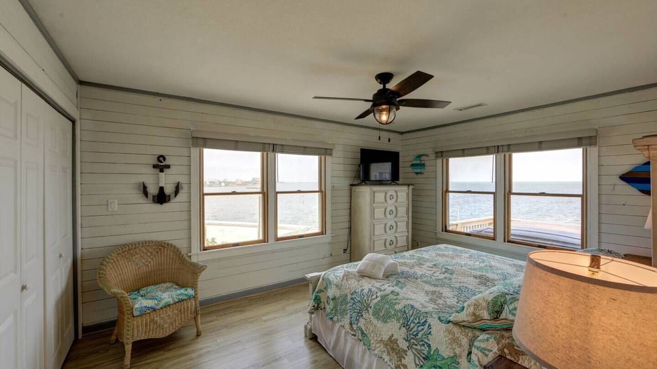 Photo of Others in Hatteras