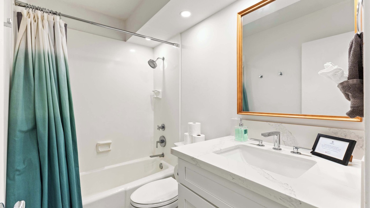 Photo of Bathroom in Waikiki