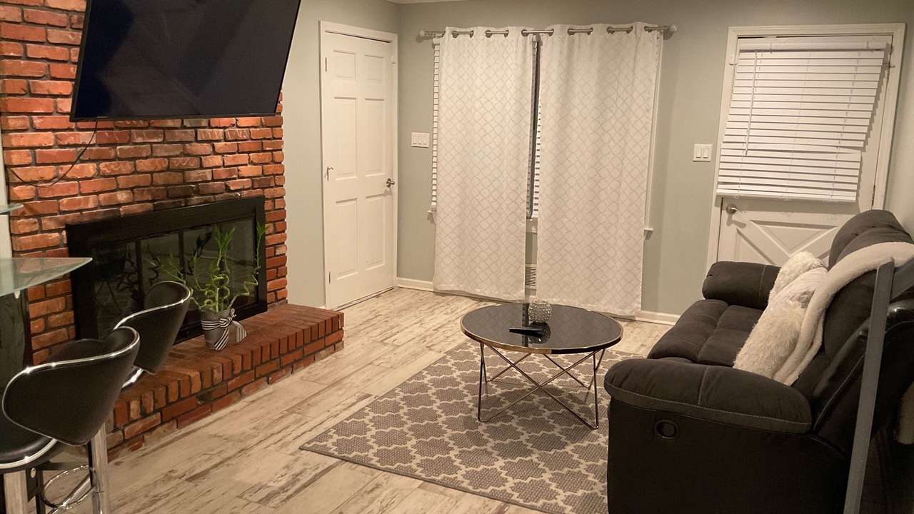 Photo of Livingroom in Lawrenceville