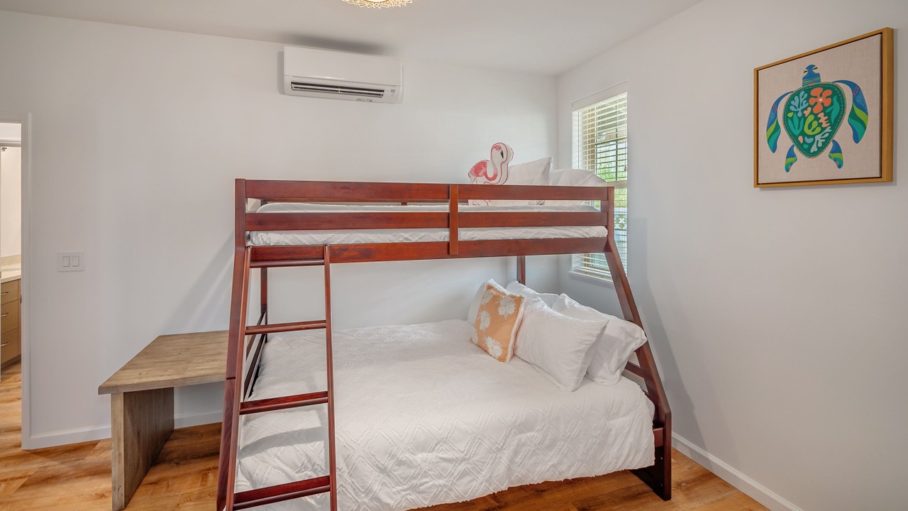 Photo of Bedroom in Makaha Valley