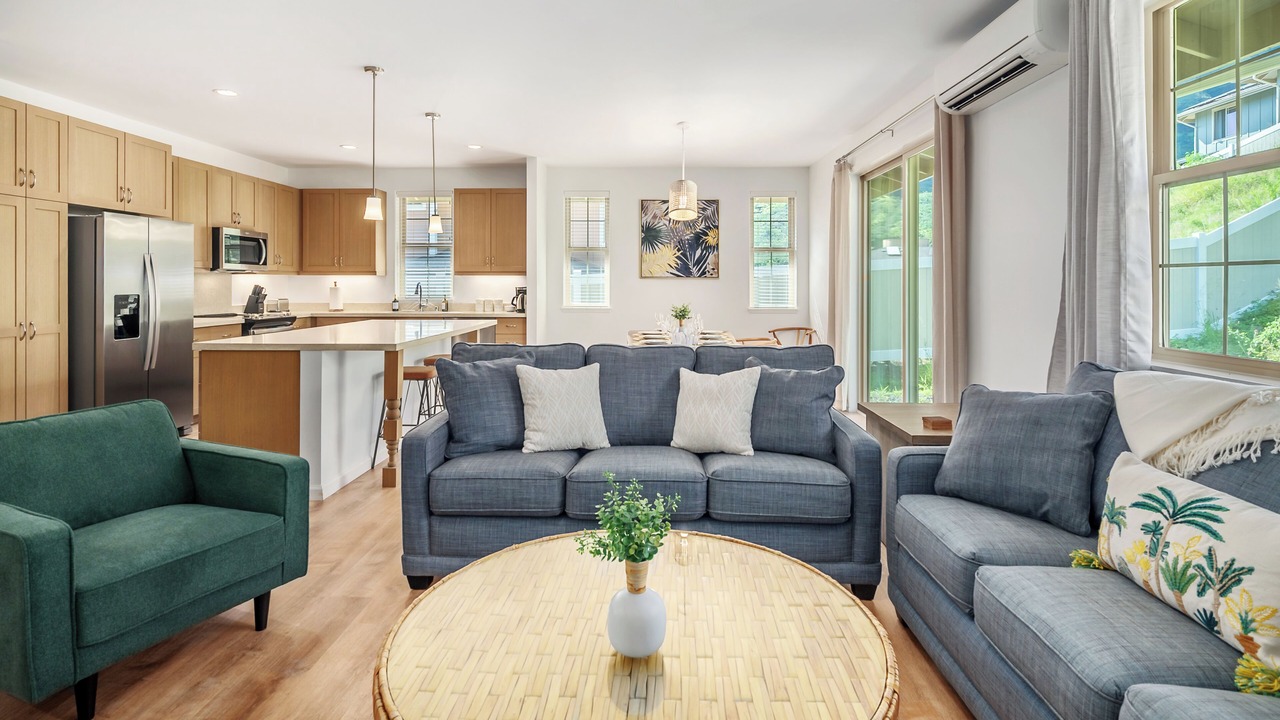 Photo of Livingroom in Makaha Valley