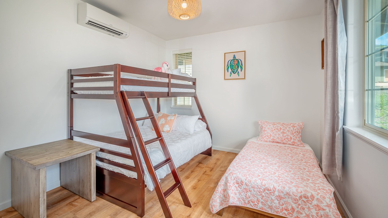 Photo of Bedroom in Makaha Valley