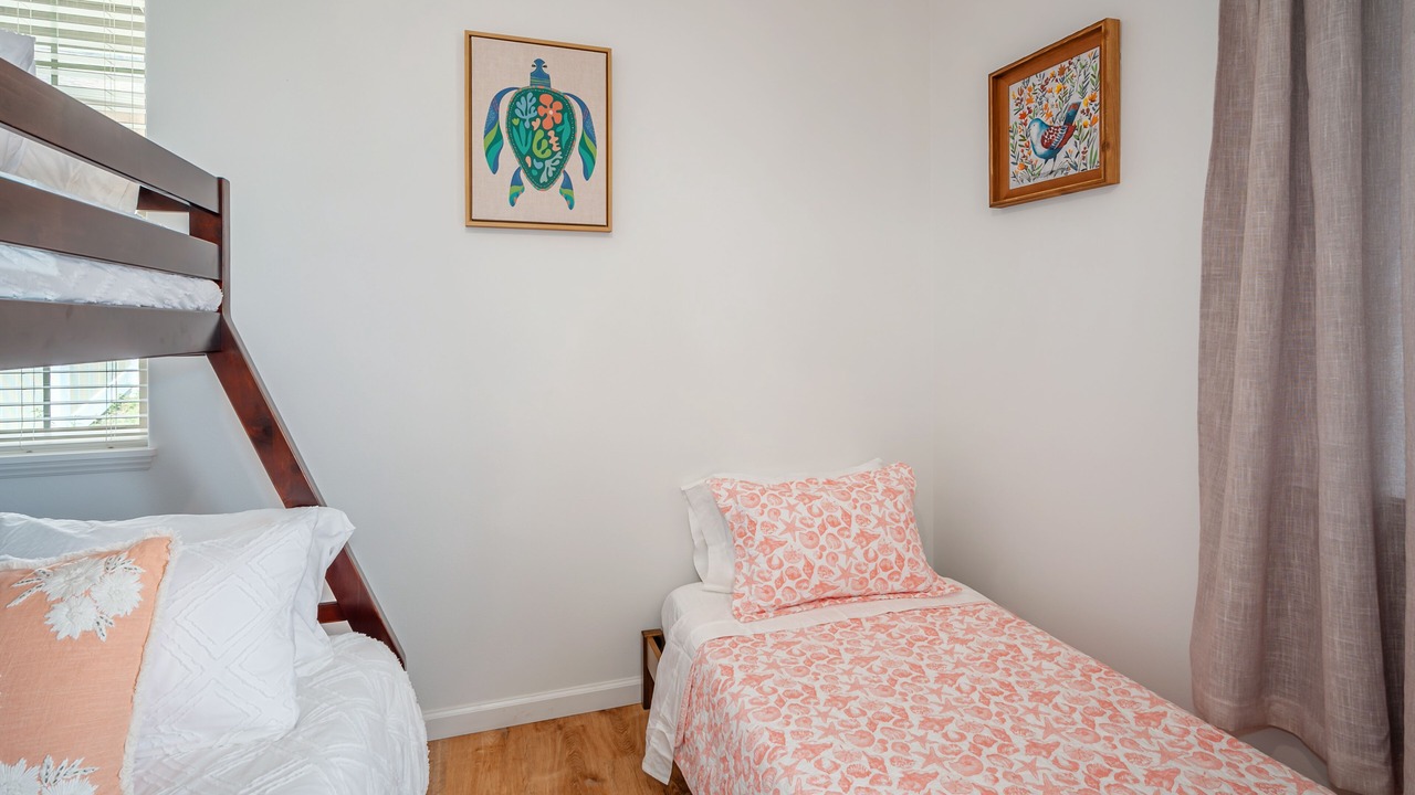 Photo of Bedroom in Makaha Valley