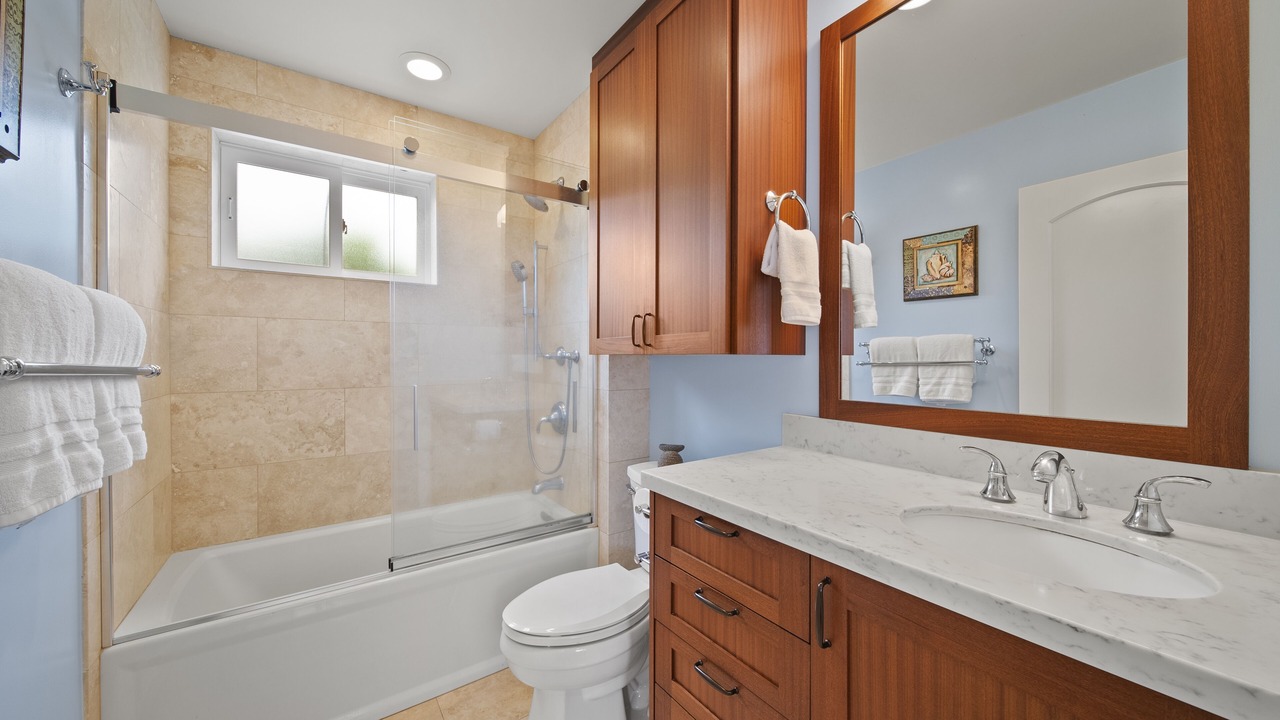 Photo of Bathroom in Waialua