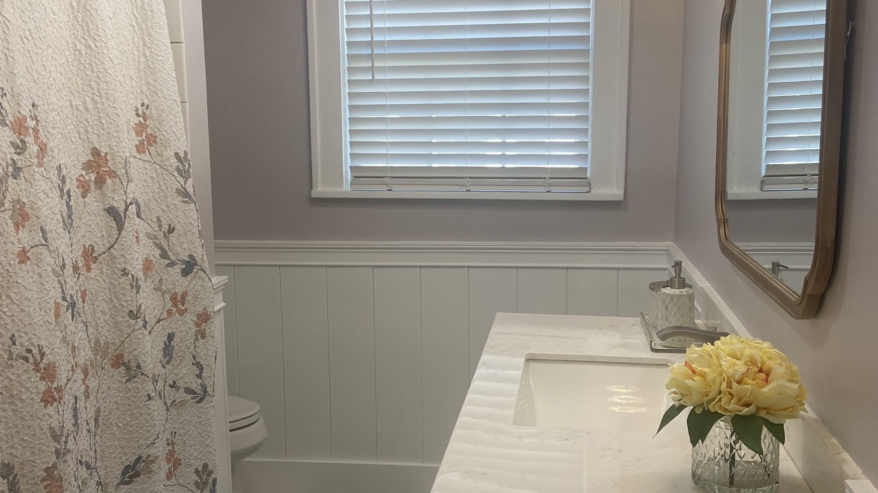 Photo of Bathroom in Center Point