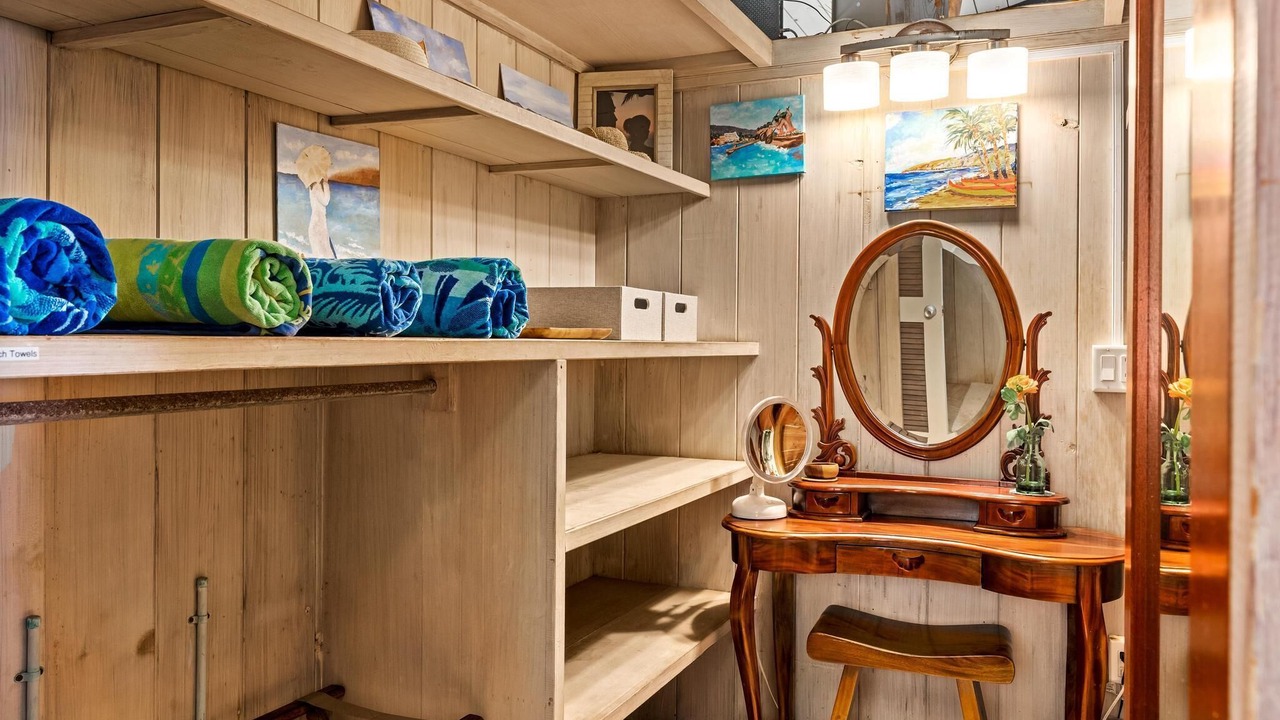 Photo of Bedroom in Kahaluu Bay