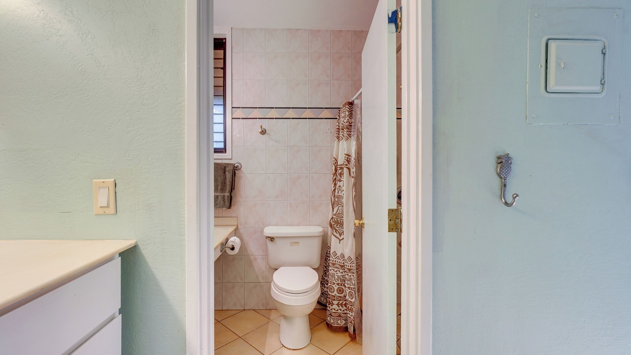 Photo of Bathroom in Maunaloa