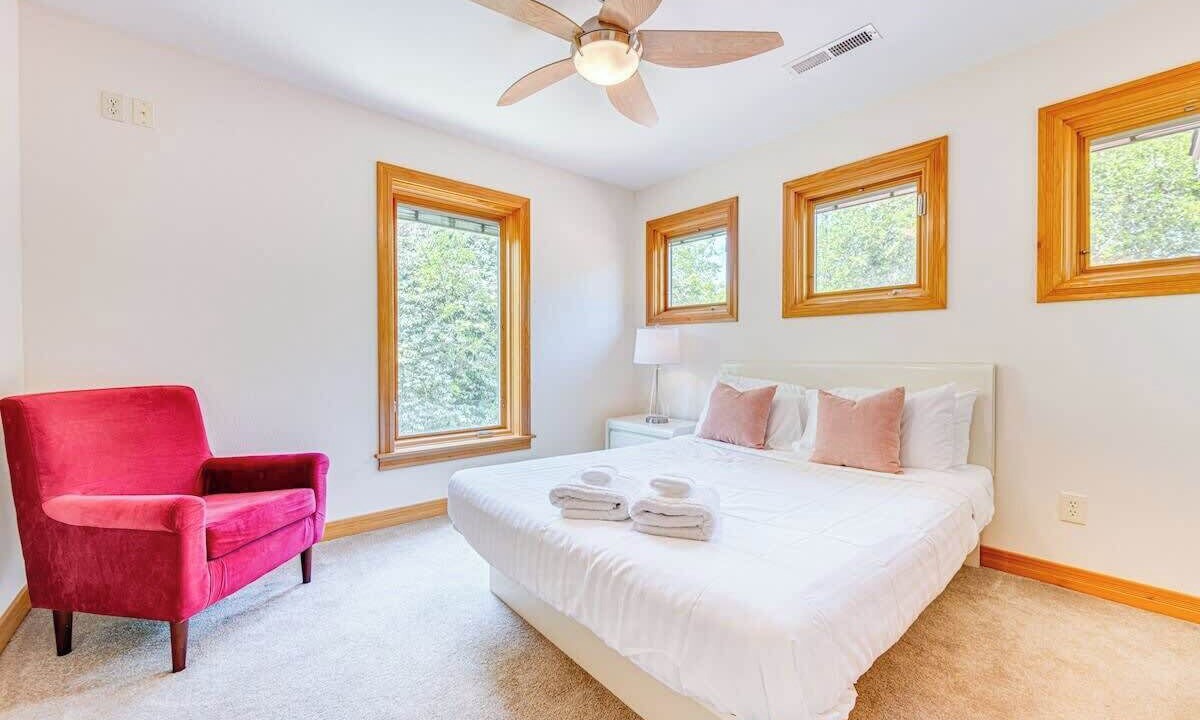 Photo of Bedroom in Southern Shores