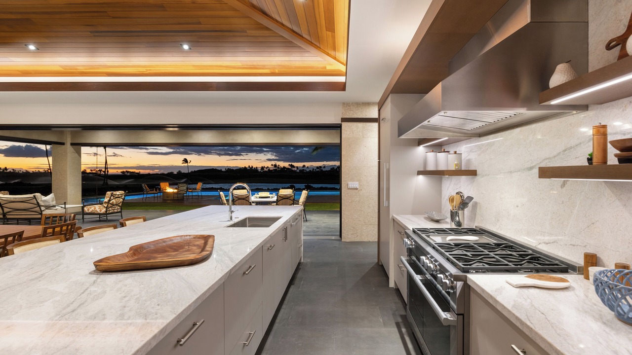 Photo of Kitchen in Waikoloa