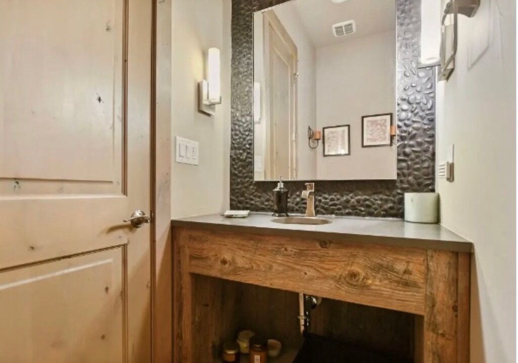 Photo of Bathroom in Spicewood