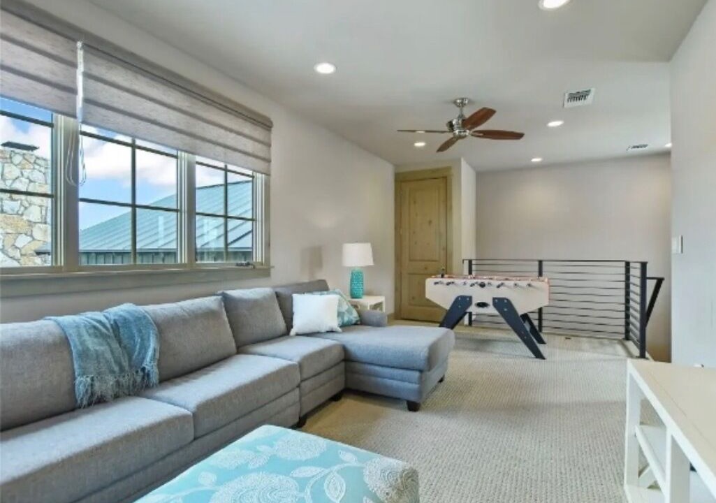 Photo of Livingroom in Spicewood
