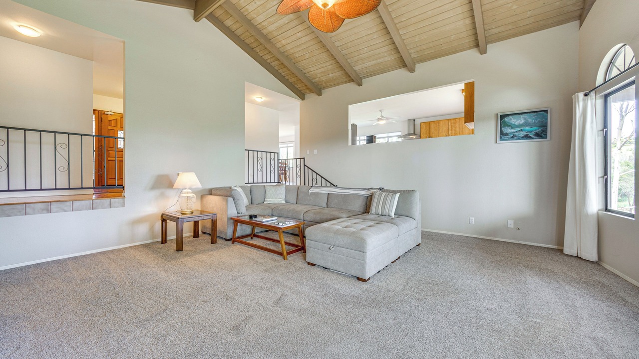 Photo of Livingroom in Kamuela
