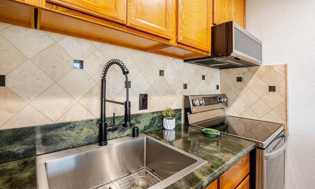 Photo of Kitchen in Waikoloa