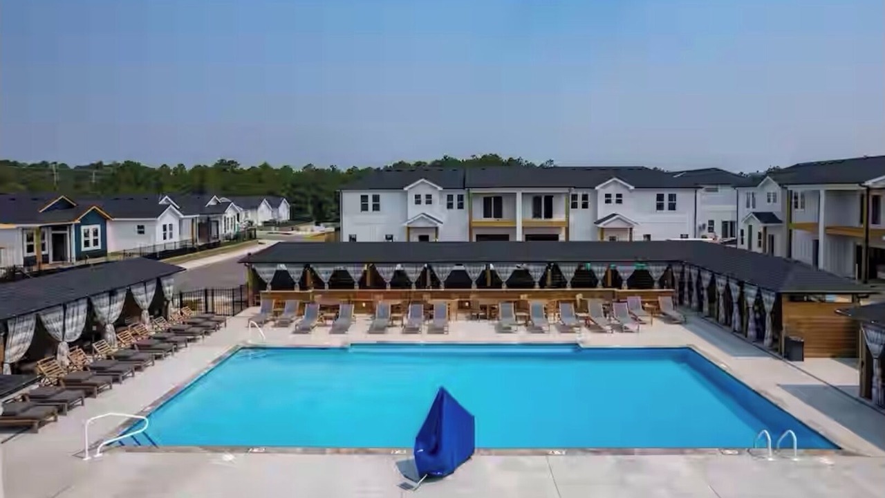 Photo of Outdoor in Corolla Light