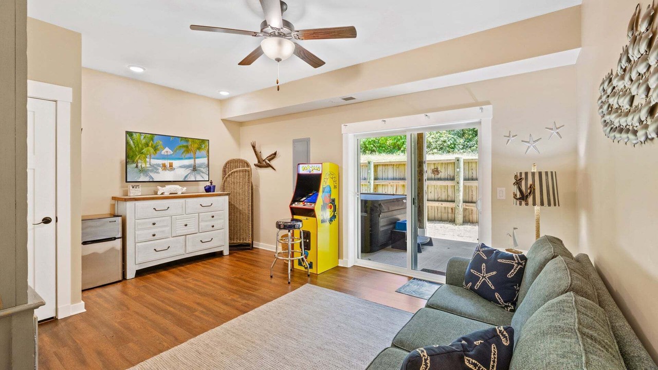 Photo of Bedroom in Bermuda Bay