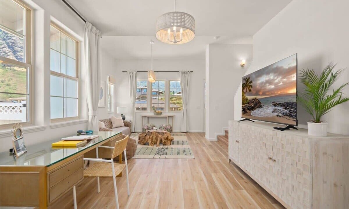 Photo of Livingroom in Makaha Valley