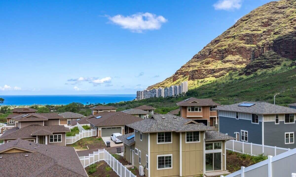 Photo of Outdoor in Makaha Valley