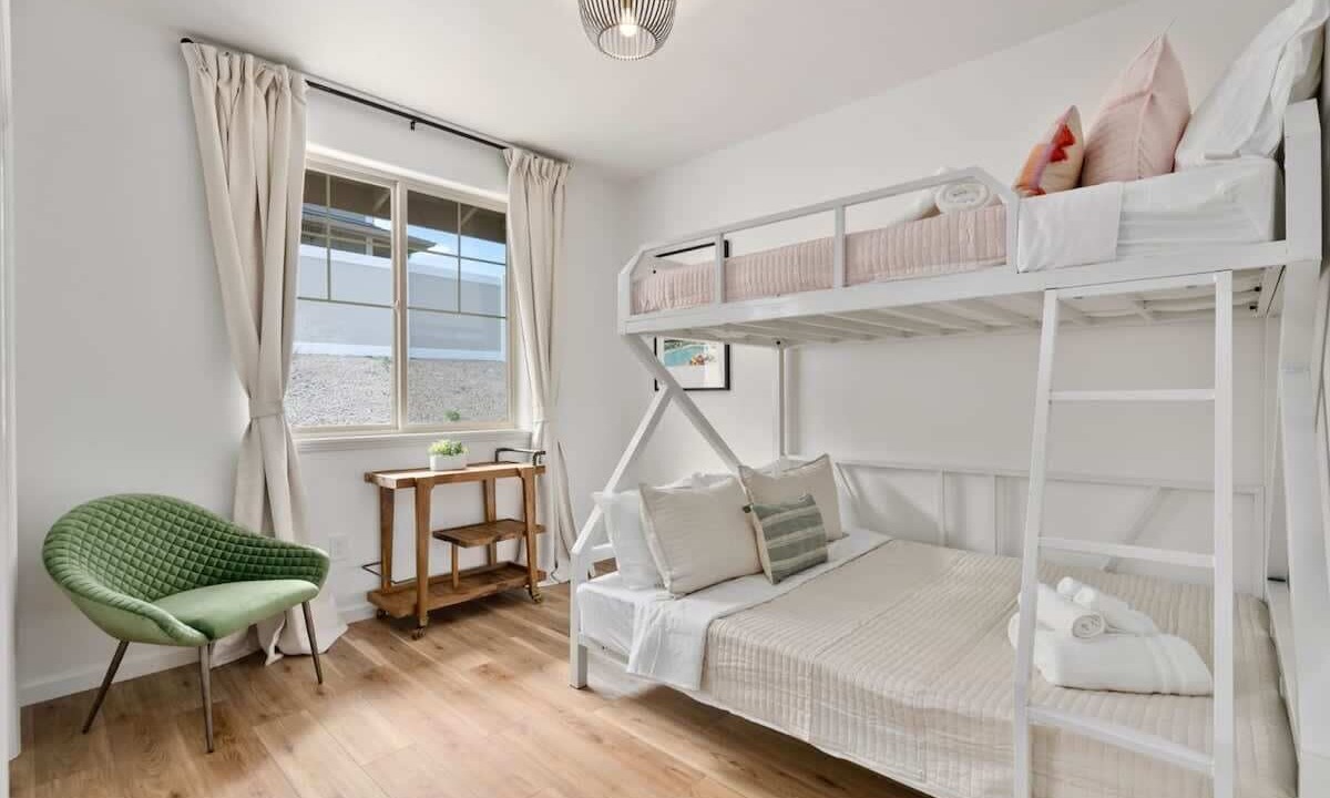 Photo of Bedroom in Makaha Valley