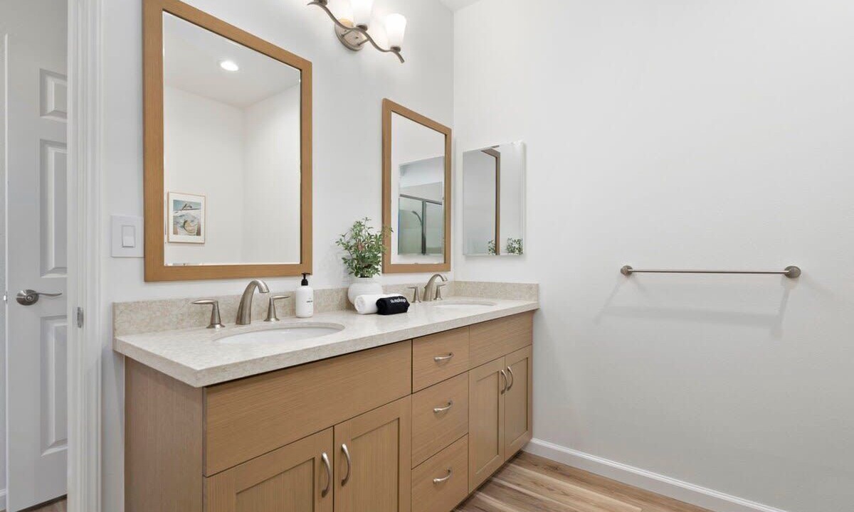Photo of Bathroom in Makaha Valley