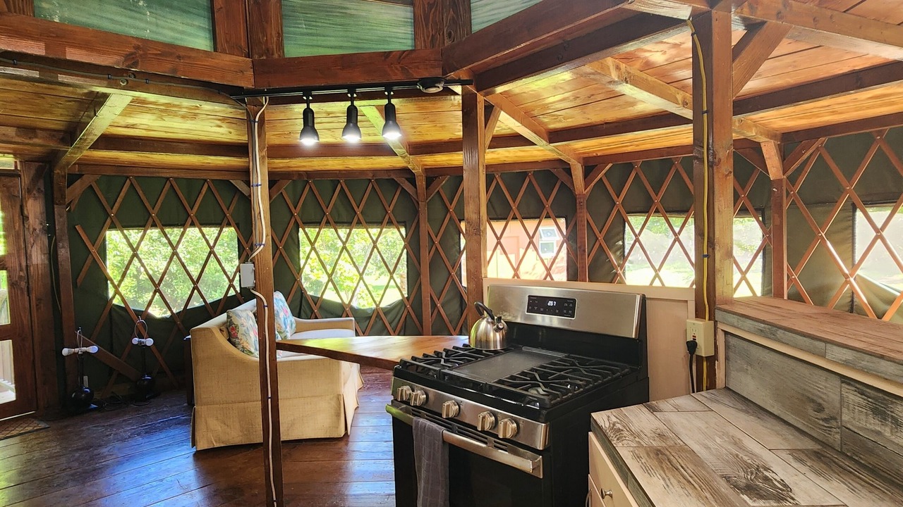 Photo of Kitchen in Mokuleia