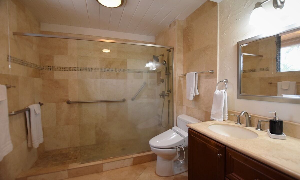 Photo of Bathroom in Waikoloa