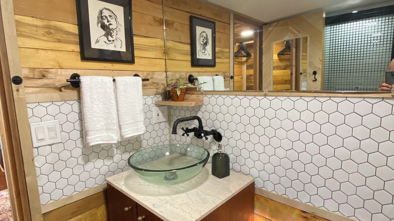 Photo of Bathroom in Keaau
